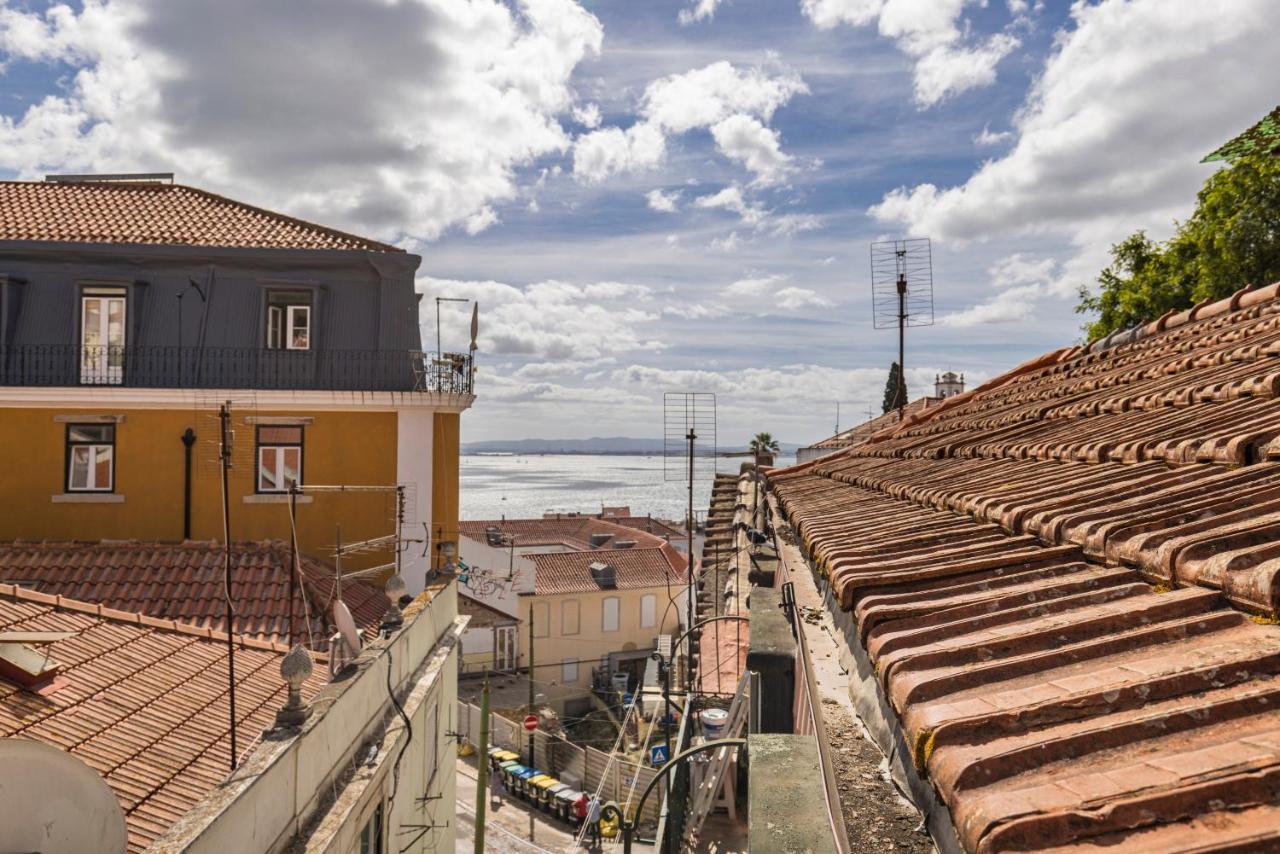 Alfama 2Bdr Duplex Apartment W/ Balcony By Lovelystay Lisboa المظهر الخارجي الصورة